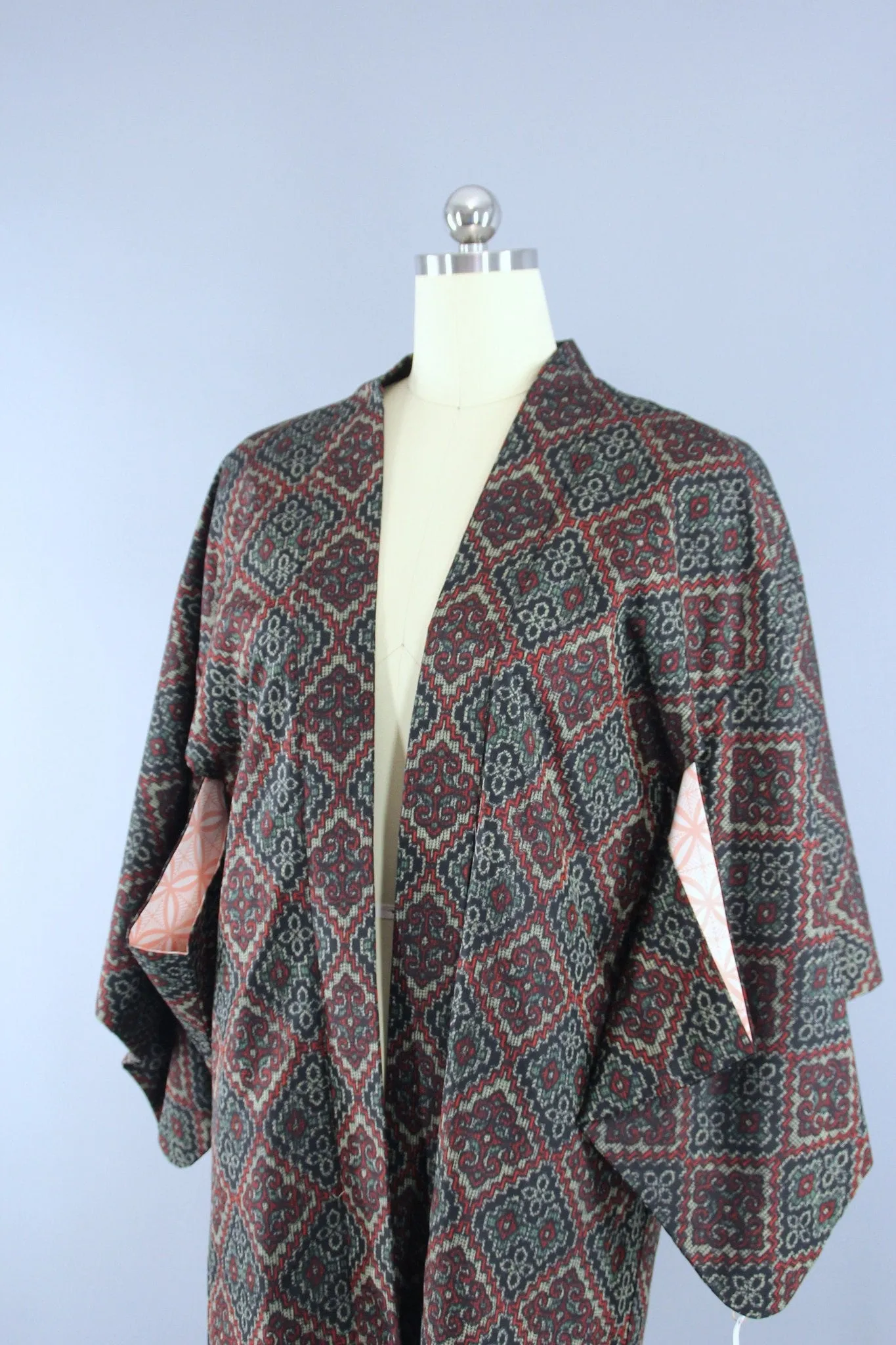 1970s Vintage Haori Kimono Jacket in Black & Red Ikat