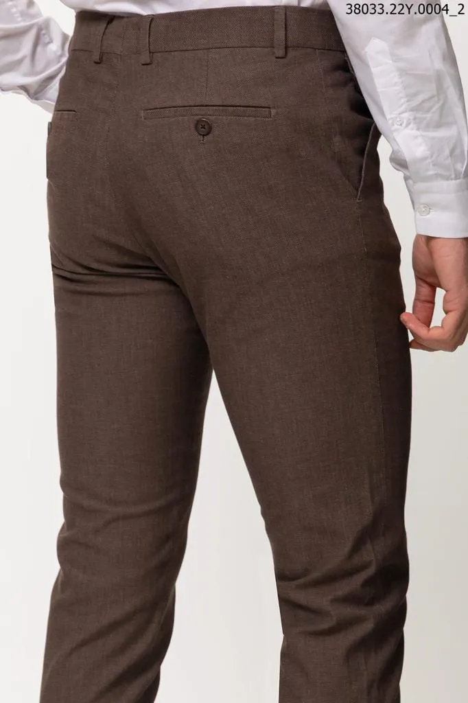 38033 Chinos: Brown