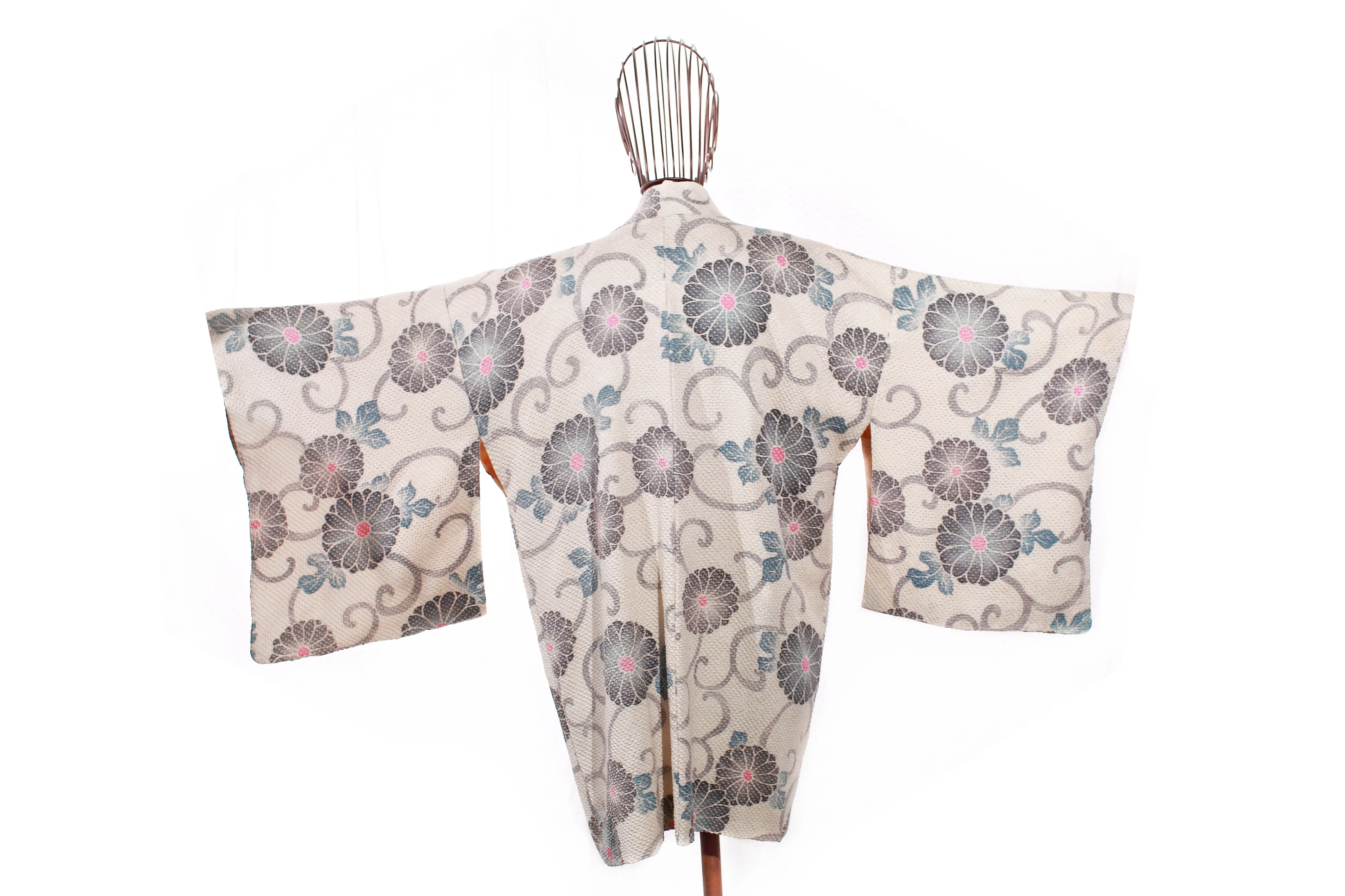 Elegant Chrysanthemum-Patterned Vintage Shibori Haori Kimono Jacket