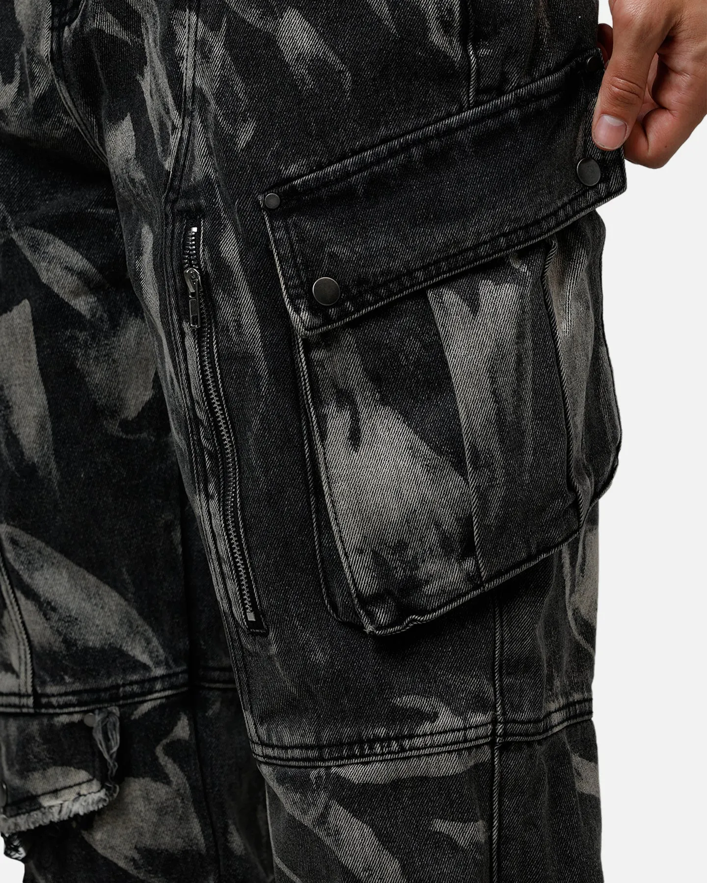 MNML Ultra Baggy Rip Denim Cargo Pant Black