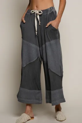 POL Contrasting Fabric Culottes Pants in Black