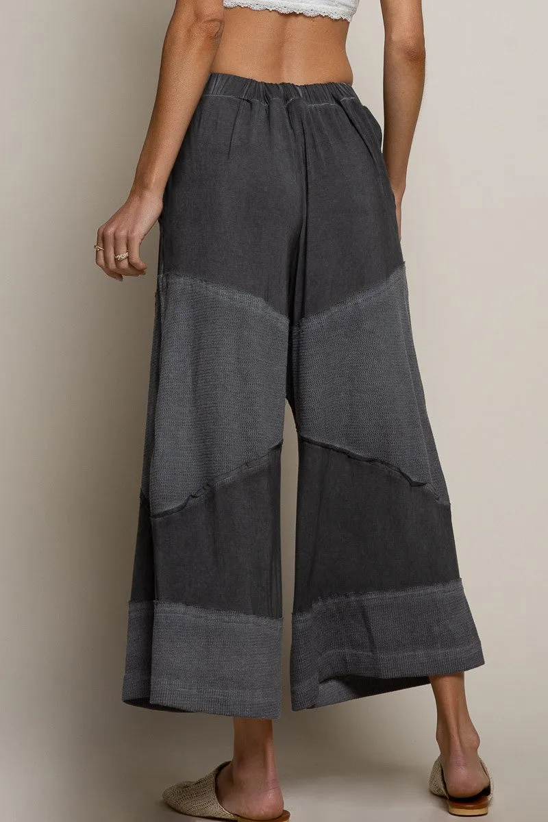 POL Contrasting Fabric Culottes Pants in Black