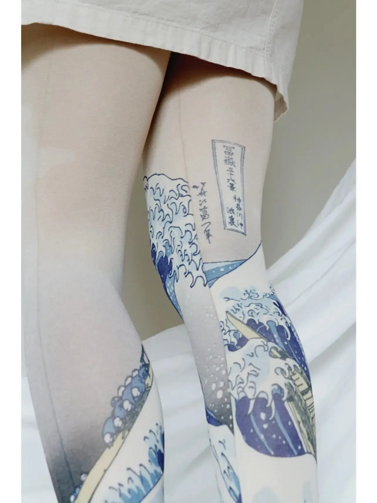 The Great Wave off Kanagawa by Hokusai printed Art Tights