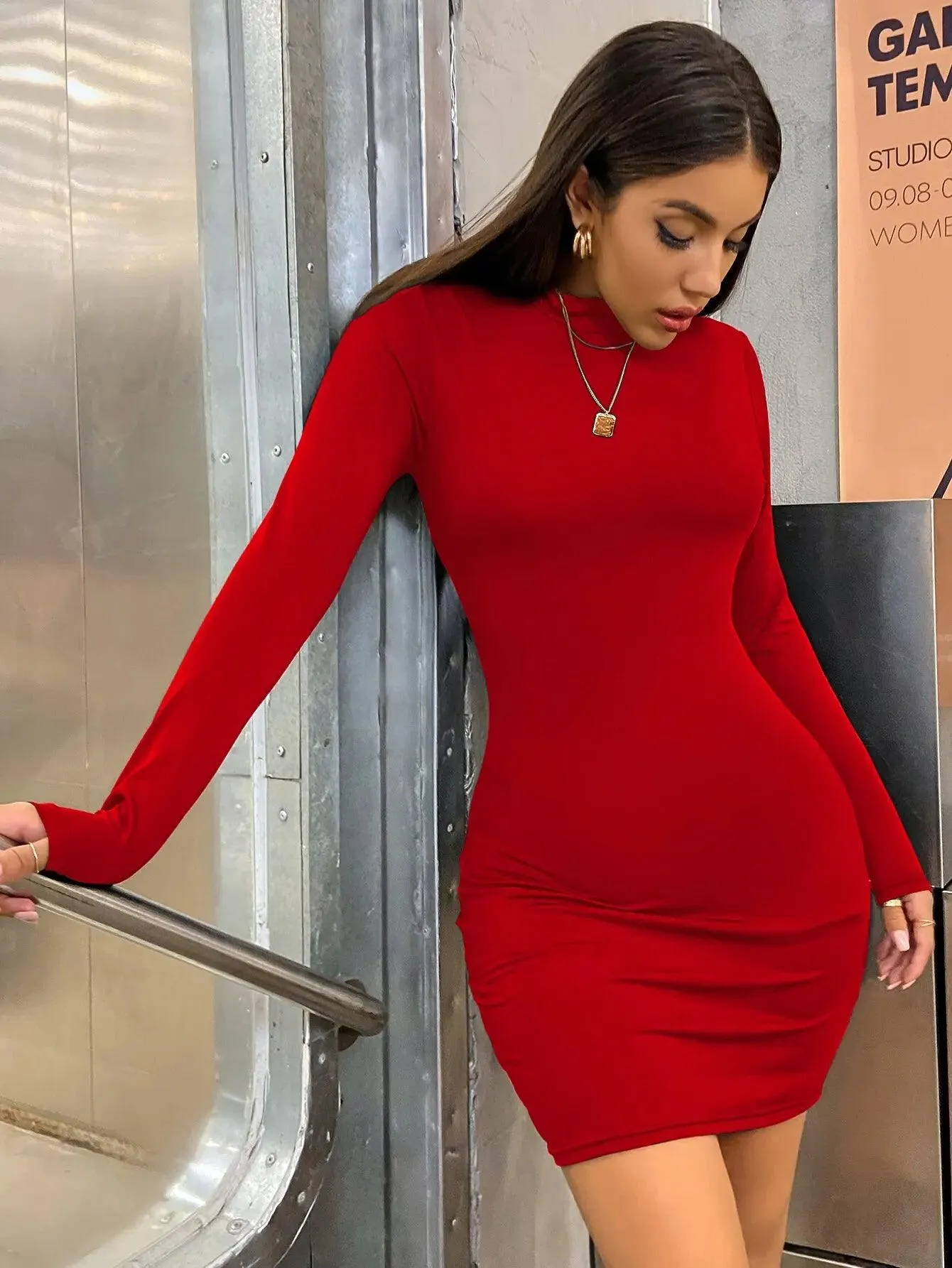 Turtleneck Bodycon Dress: Elegant Clubwear in Solid Colors - Chic, Versatile, and Stylish