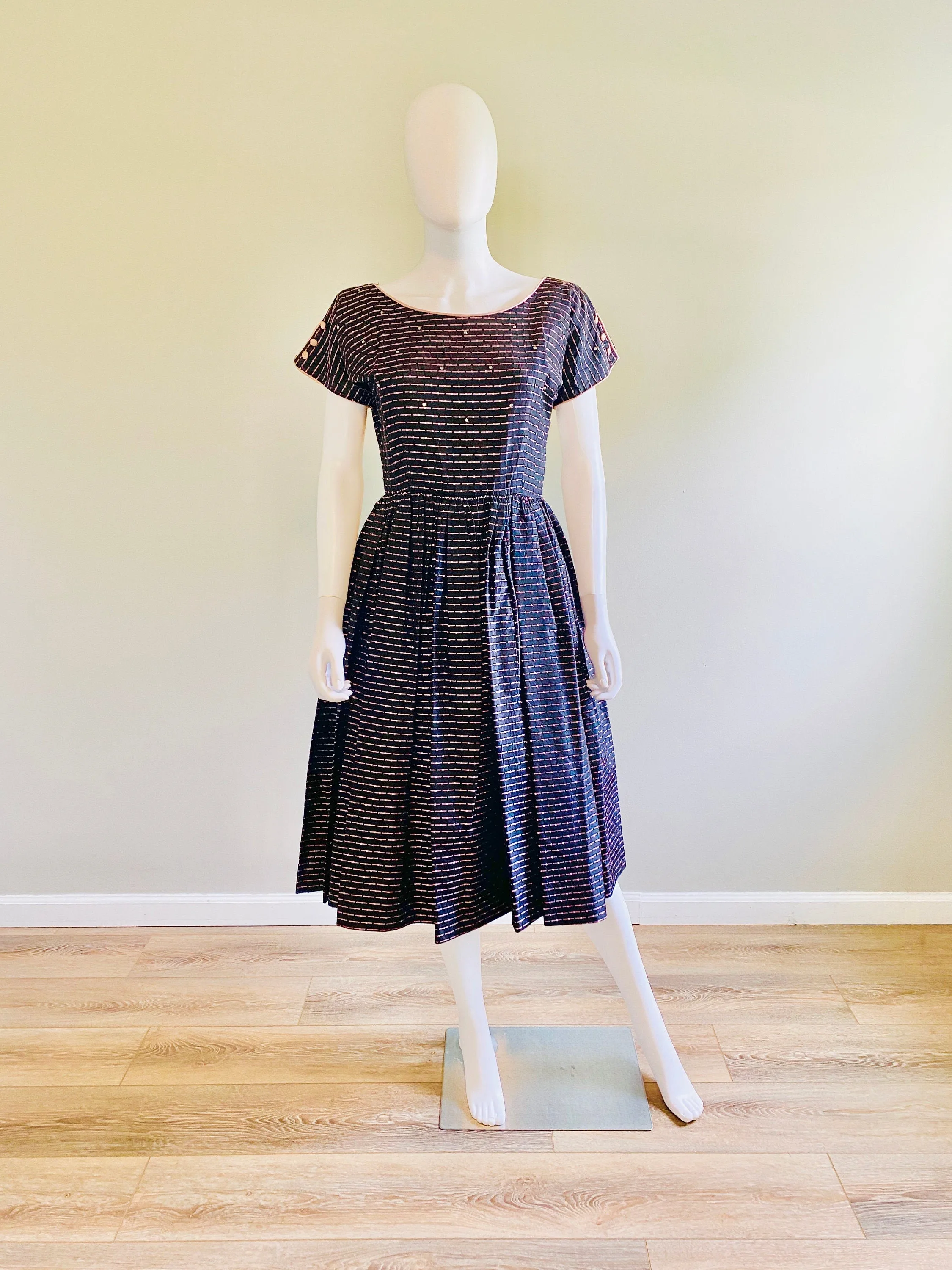 Vintage 1950s Black and Pink Fit and Flare Party Dress / 50s retro swing dress / Size M